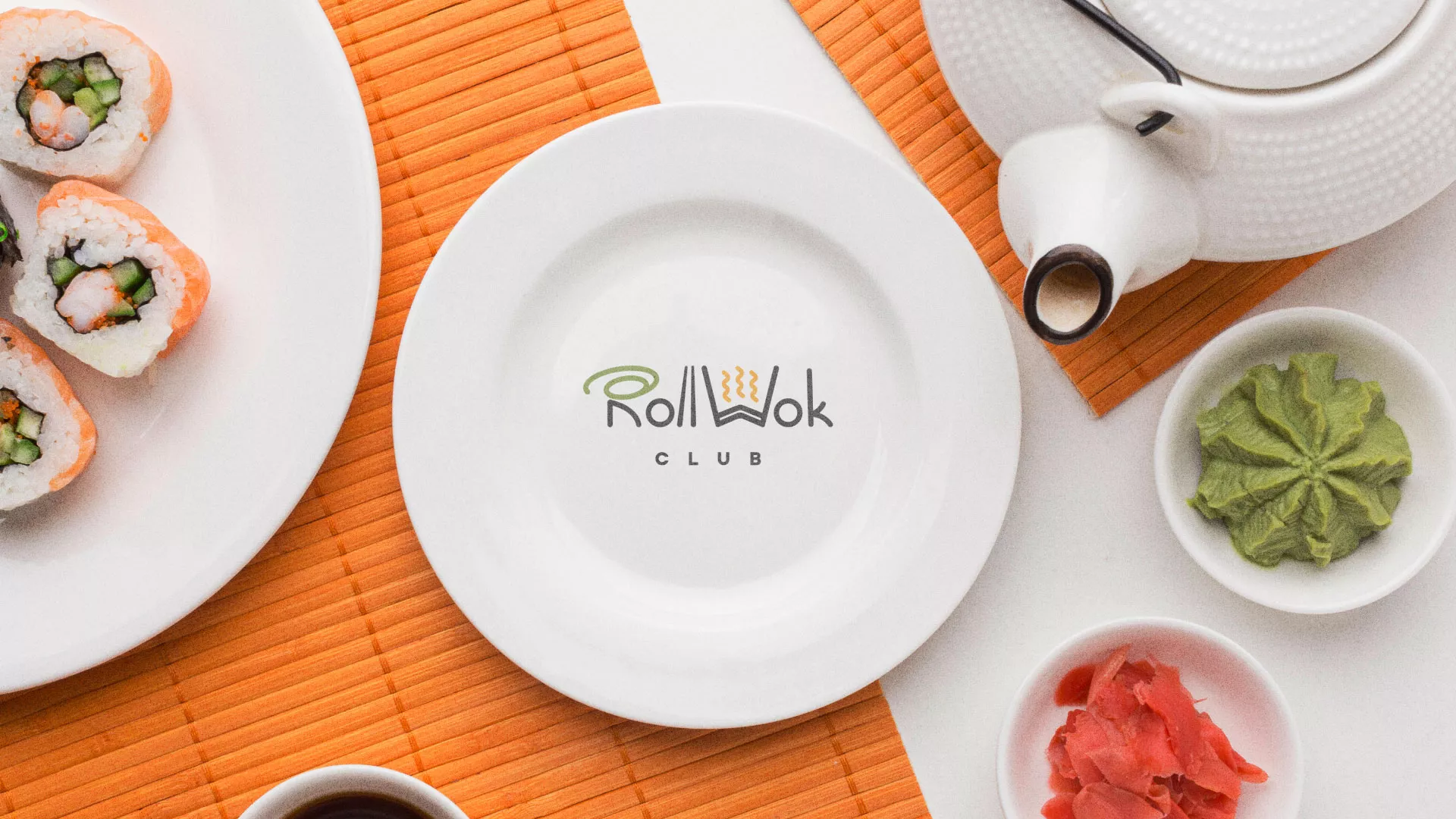 Разработка логотипа и фирменного стиля суши-бара «Roll Wok Club» в Петровске-Забайкальском